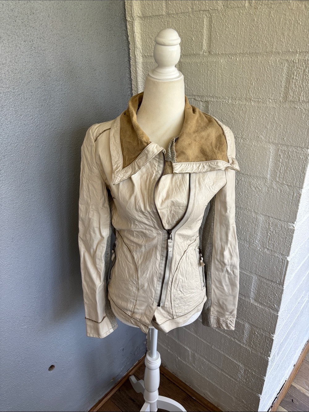 Free People Genuine Leather Light Beige Gray Knit Arm Moto Jacket sz S